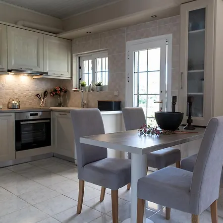 An Excellent Country House In Kefalonia Lakíthra